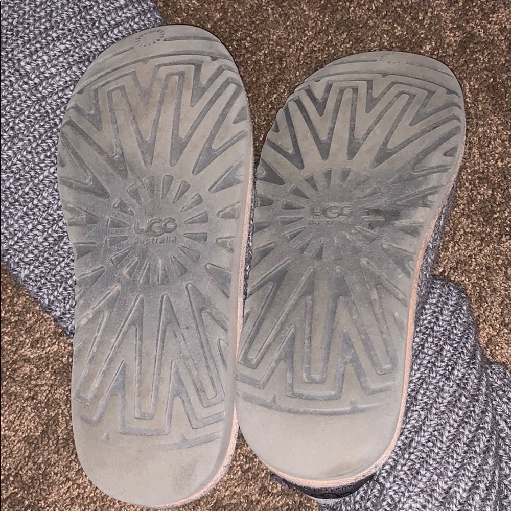 Grey Knit Uggs - image 5